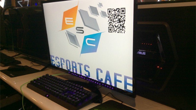 大久保にあるeスポーツカフェ「e-sports cafe」