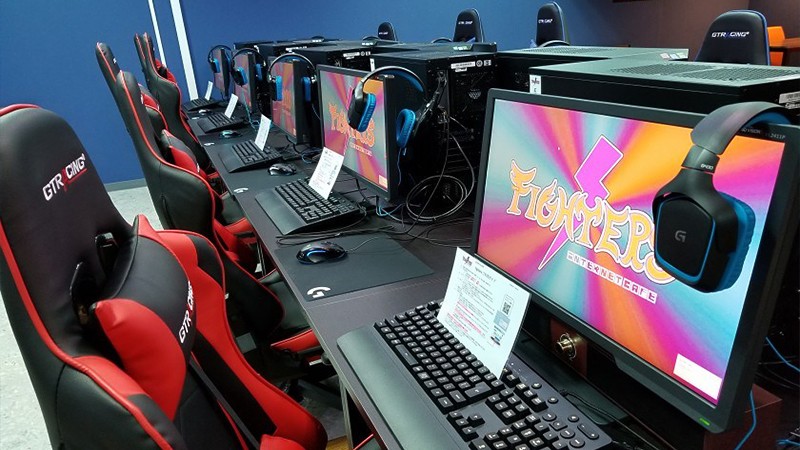 栃木のeスポーツができるインターネットカフェ「FIGHTERS」