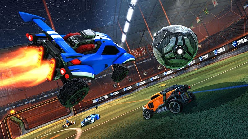 「Rocket League®」ここぞという角度で突っ込むのが勝敗を分けるポイントだ。